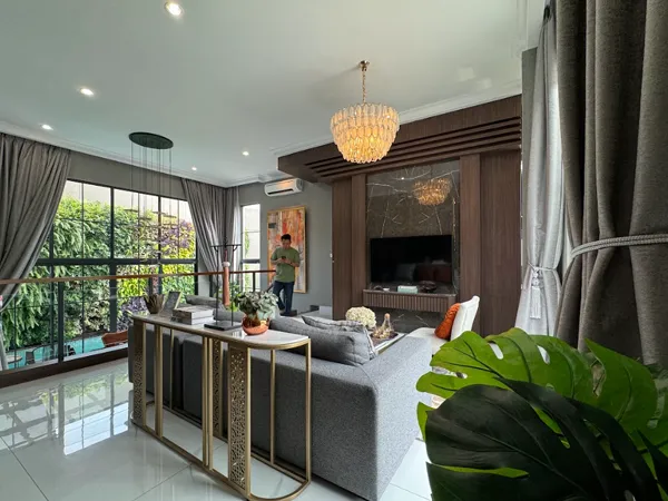 Interior Maple Residence 1